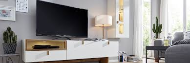 Auch wenn polstermöbel wie sofas, sessel oder ganze wohnlandschaften oft der mittelpunkt des wohnraums sind, kann die passende wohnwand die atmosphäre und stimmung im wohnzimmer noch einmal völlig verändern. Schrankwand Ade Es Lebe Die Wohnwand