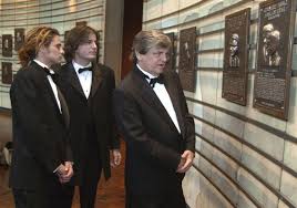 With his brother don, they were one of the major influences on the beatles. Phil Everly Part Of Pioneering Rock N Roll Duo With Brother Don Dies At Age 74 The Blade