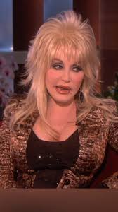 Dolly Parton lost a Dolly Parton look-alike contest. 🤣