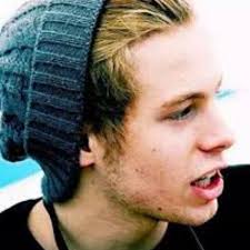 Stream Charlotte Stone music