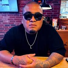 FB FRIENDS AND FAMILY I NEED YALL TO FIND OUT WHO TF THIS TRUCK BELONGS  TOO. HE DROPPED 2 DUDES THAT TRIED TO KICK MY DOOR IN . THEY LOST THERE  SHOES