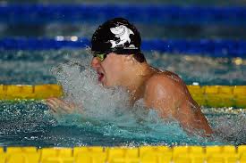 Davanti all'azzurro il fuoriclasse britannico adam peaty, campione d'europa, e il bielorusso ilja symanovic, argento. Europei Juniores Di Nuoto Nicolo Martinenghi Show Anche Nei 100 Rana Riscritto Il Record Italiano