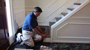 How To Install A Box Newel And Handrail Knee Wall Knee Wall Diy Staircase Wall Railing