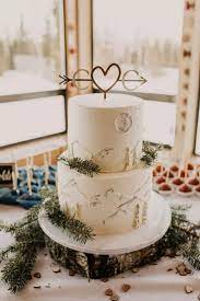 25 Outdoor Wedding Cake Ideas For The Outdoorsy Couple Mountain Wedding Cake White Wedding Cake Mountain Wedding