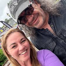 Gilford weekend spots with good food, drinks, and music?