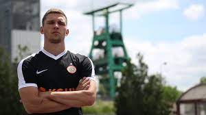Świerczok ma już na koncie jedenaście bramek. Jakub Swierczok W Zaglebiu Youtube