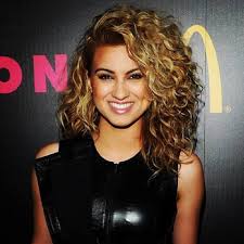 Tori Kelly Curly Hair I Wish I Could Get My Hair To Do That Tori Kelly Hair Curly Hair Styles Naturally Curly Hair Styles