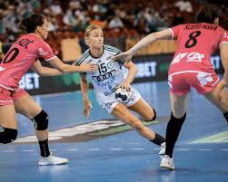 1.68 m (5 ft 6 in) playing position. Stine Bredal Oftedal Spielerprofil Handball News