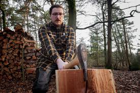 Es sollten beispielsweise in fallrichtung keine personen oder tiere stehen und sie sollten eine schnittschutzhose tragen. Selbst Einen Baum Fallen Knivesandtools Erklart Dir Alles