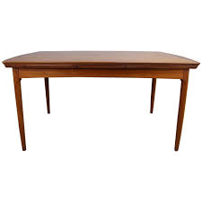 Rare Hans Wegner Teak Dining Table With Two Built In Undermount Extension Leaves 1stdibs Com Teak Dining Table Vintage Dining Room Table Dining Room Table
