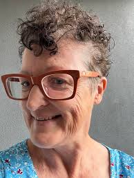 It's a bit grey this weekend, but we've managed to find some colour in the  Plant Department! ☺️