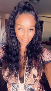 Can someone pls give me a more professional outfit because I really need a  new LinkedIn photo. I studied psychology so just a casual outfit. Thanks!!  :))