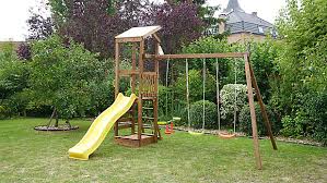 Toboggan, portique bois, maisonnette, trampoline, balançoire, vous n'aurez que l'embarras du choix ! Aire De Jeu Soulet Feroe Castorama