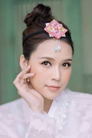 Sam: "Jun Phạm hay Ngô Kiến Huy chỉ là bạn, tôi cần người đàn ông hiểu và  tôn trọng mình"