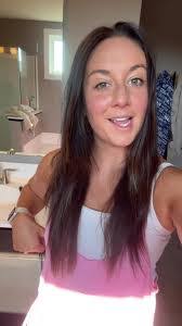 Ashley Halloran's Instagram, Twitter & Facebook