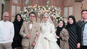 Seserahan biasanya diberikan pada saat lamaran atau sebelum akad nikah. Doa Eddies Adelia Yang Menikah Lagi Dengan Sang Mantan Suami Akad Nikah Dihadiri Keluarga Inti Halaman All Tribun Ambon