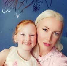 Laura Rooney's Instagram, Twitter & Facebook