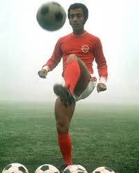 Ab und zu was mit bands. Erwin Kostedde Fussball Nationalmannschaft Fussballspieler Sv Werder