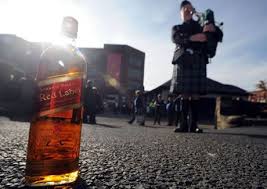 Workers Tears As Last Bottle Of Johnnie Walker Whisky Is Produced In Kilmarnock Johnnie Walker Whisky Whisky Johnnie Walker