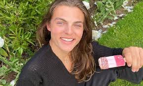 He is best known as prince hansel von. 10 Things You Didn T Know About Damian Hurley