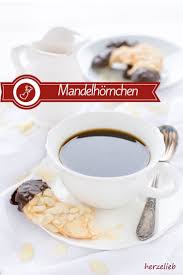 Mandelhornchen Rezept Fur Den Kuchenklassiker Rezept Mandelhornchen Rezept Marzipan Rezept Susse Backerei