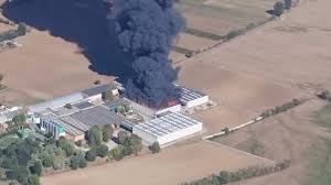 Tutte le news, le foto, i video e i risultati dei leoni. Voghera Incendio In Fabbrica Di Materiale Plastico Rai News