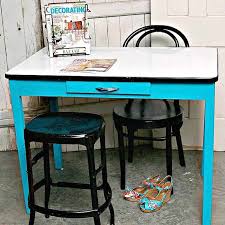 paint a vintage porcelain enamel table