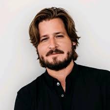 Dustin Boyle's Instagram, Twitter & Facebook