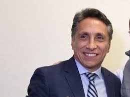 Conoces la trayectoria de tu nuevo alcalde? Aquí la tienes