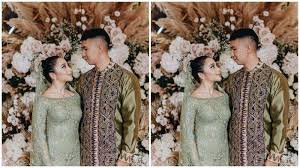 Karib ayah paman kakak adik sepupu bahkan suami tunangan. Populer Filosofi Di Balik Baju Lamaran Nikita Willy Indra Priawan Gabungkan Adat Padang Lampung Halaman All Tribunnewsmaker Com