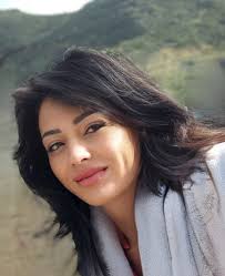 Hello! I'm Evelyn. Looking someone to share a time