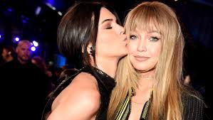 Posted to bella hadid, gigi hadid, irina shayk, kaia gerber, kendall jenner, stella maxwell. Bella Hadid Dating Rumors Kendall Jenner Stella Maxwell Drake And Robert Pattinson Romance Blocktoro