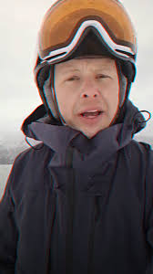 Erik do Eclipse (Sweden) tá esquiando no inverno pra depois vir curtir o  Summer com a gente 😎 gostaram do trocadilho? 😅 se liga no recado que ele  mandou pra vocês!