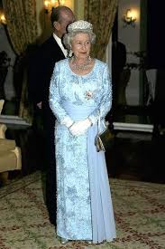 Los 150 Vestidos Favoritos De La Reina Isabel Ii Seran Exhibidos Queen Elizabeth Her Majesty The Queen Royal Queen