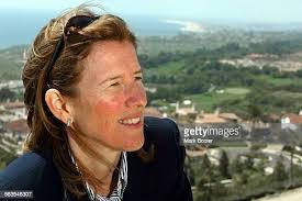 Roberta Cote's Instagram, Twitter & Facebook