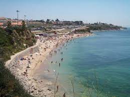 A staircase and a ramp lead down to this beach in the center of estoril, not far from the famous casino.it's also known as praia de são joão do estoril, and is an alternative to neighboring tamariz beach. Praia De Sao Pedro Do Estoril Em Portugal 2021 Dicas Incriveis