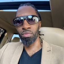 Deontae Pierce (@GraceMadeMan)