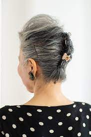 かっこいいグレイヘアスタイル 2018カタログ ハルメク美と健康 白髪 ヘアスタイル グレー ヘアー グレー ヘアスタイル