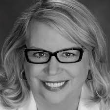 Paula Deleon's Instagram, Twitter & Facebook