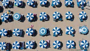 Eu impreuna cu familia merg la mare.imi place foarte mult apa inspumata ,nisipul fin si cald de la malul marii. Cum Ne Petrecem VacanÅ£a De VarÄƒ In 2021 Germania Dw 03 02 2021