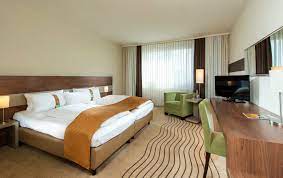 Enjoy typical specialties from berlin in our 'berlin bistro. Hotel Holiday Inn Berlin City East Landsberger Berlin Trivago Com