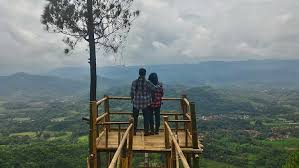 Inilah tempat wisata alam, wisata keluarga, wisata anak, air terjun, dan danau yang alamat: 10 Tempat Wisata Di Kuningan Yang Terbaru Lagi Hits