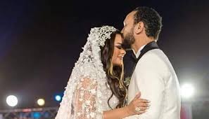 رومانسية هنادي مهنا واحمد خالد صالح. Ø¨Ø¯Ù…ÙˆØ¹ Ø§Ù„ÙØ±Ø­ Ø£Ø·Ù„ Øª Ø¨Ø§Ù„Ø£Ø¨ÙŠØ¶ Ø£Ø­Ù…Ø¯ Ø®Ø§Ù„Ø¯ ØµØ§Ù„Ø­ ÙˆÙ‡Ù†Ø§Ø¯ÙŠ Ù…Ù‡Ù†Ø§ ÙŠØ¯Ø®Ù„Ø§Ù† Ø§Ù„Ù‚ÙØµ Ø§Ù„Ø°Ù‡Ø¨ÙŠ ÙÙŠØ¯ÙŠÙˆ ÙˆØµÙˆØ± Ø§Ù„Ù†Ù‡Ø§Ø±