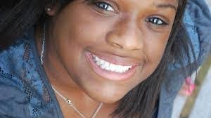 Ella Courtright's Instagram, Twitter & Facebook