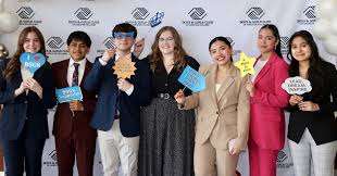 Step & Repeat Fun! Thanks to our North Side Education Coordinator, Sam for  capturing these fun moments! Click here to view the full album:  https://drive.google.com/drive/folders/1XP3QK1QgYv6h9FcdguXzdwunSV-gmL2Y  #GreatFuturesStartHere