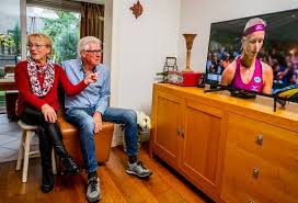 4, which she reached on 13. Tennis Kijken Bij De Familie Bertens Kom Op Kiek Sla Die Winner Je Kunt Het Binnenland Ad Nl