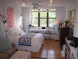 Media Cache Ec0 Pinimg Com 1200x Df 53 05 Df53058a6ce6e101fa4f5fe0035c7008 Jp Small Apartment Decorating First Apartment Decorating Studio Apartment Decorating