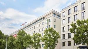 Das hotel ist problemlos über die autobahn a113 und die bundesstraße b96a/b179 zu erreichen. Holiday Inn Express Berlin City Center Berlin Friedrichshain Kreuzberg Holidaycheck Berlin Deutschland