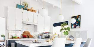 Today in kitchen decor the most important thing is decorating above kitchen cabinets with high ceilings because it's the first thing you see when you enter the regardless of the size of the kitchen and how much storage space you already have, there are chances that you will still run out of space. 14 Ideas For Decorating Space Above Kitchen Cabinets How To Design Spot Above Kitchen Cabinets