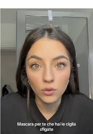 Scopri il miglior mascara per ciglia sfigate
